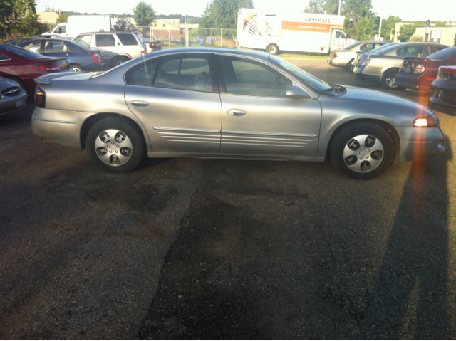 2005 Pontiac Bonneville SE