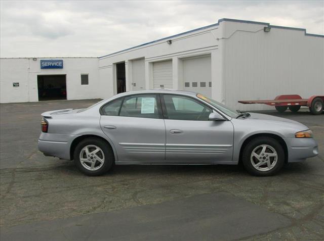 2005 Pontiac Bonneville SE