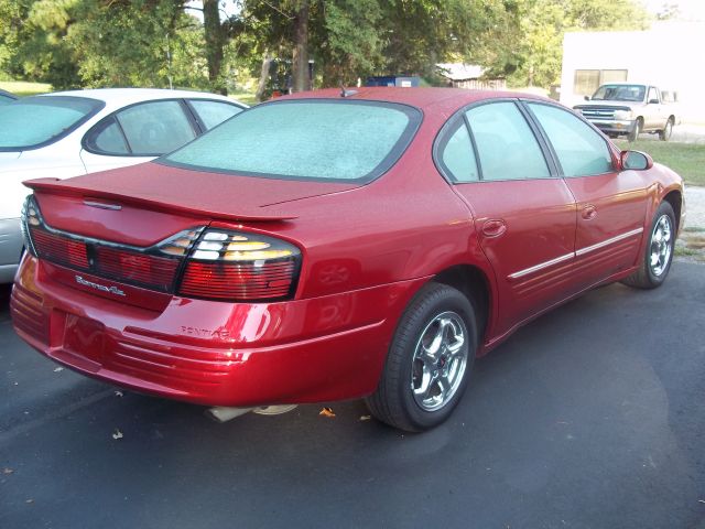 2005 Pontiac Bonneville SE
