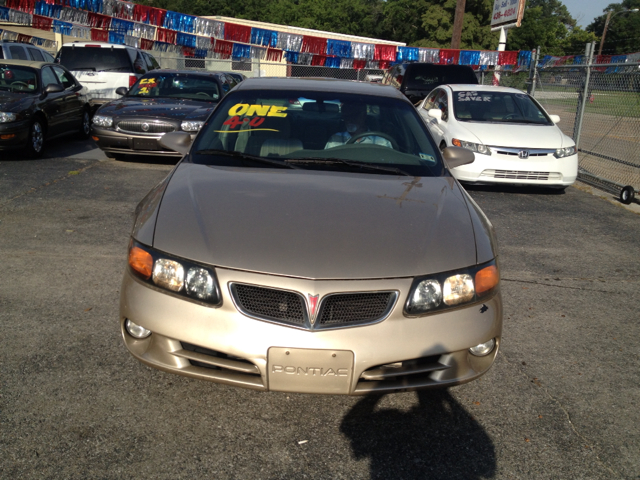 2005 Pontiac Bonneville SE