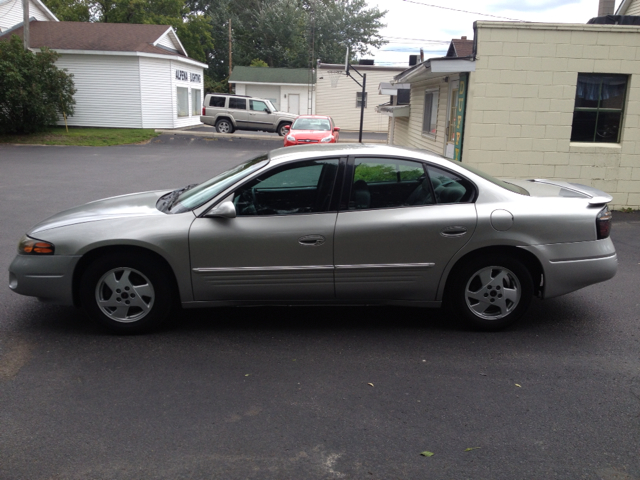 2005 Pontiac Bonneville SE