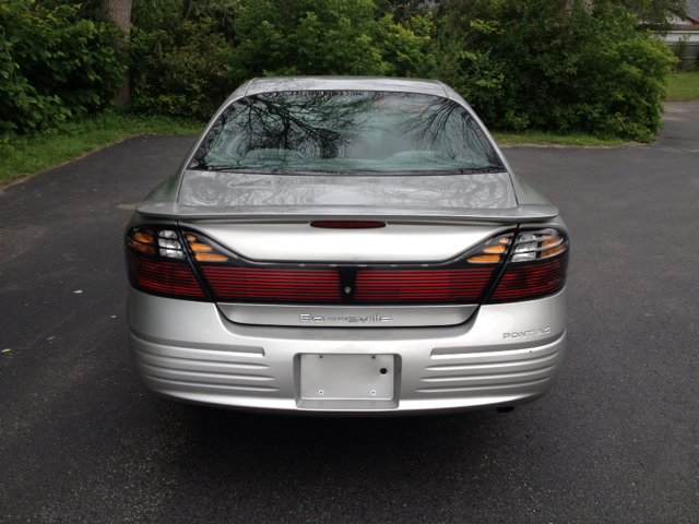 2005 Pontiac Bonneville SE