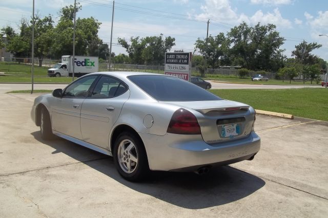 2005 Pontiac Bonneville SE