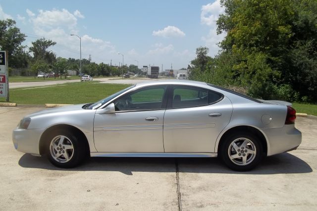2005 Pontiac Bonneville SE