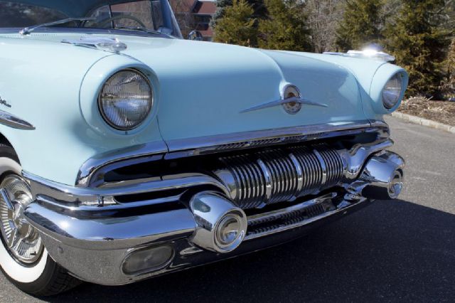 1957 Pontiac Chieftain Limited,leather