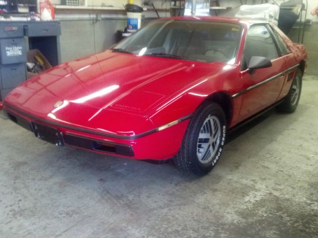 1985 Pontiac Fiero SE