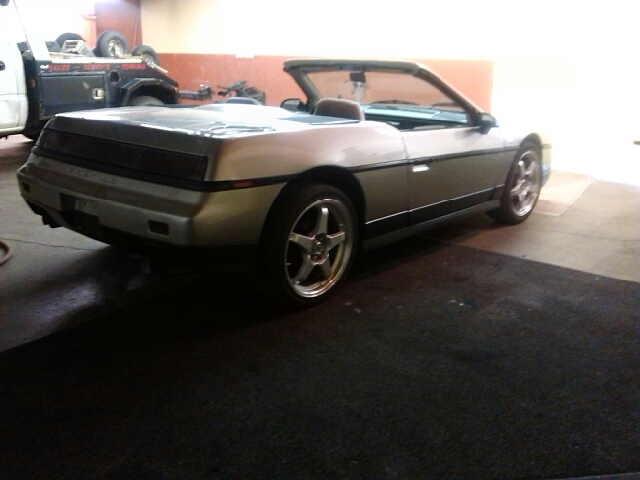 1986 Pontiac Fiero SE