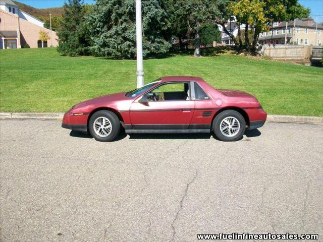 1987 Pontiac Fiero SE