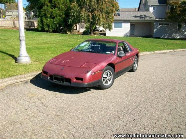 1987 Pontiac Fiero SE