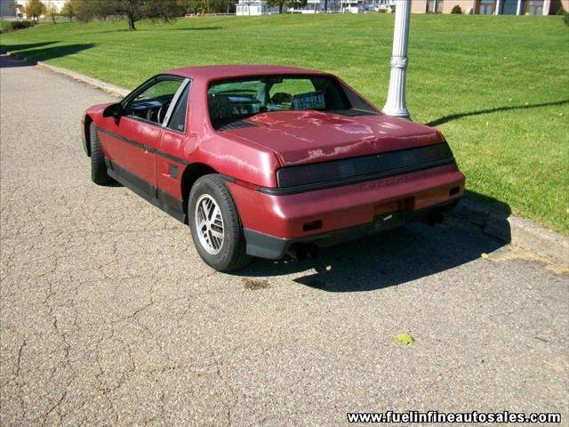 1987 Pontiac Fiero SE