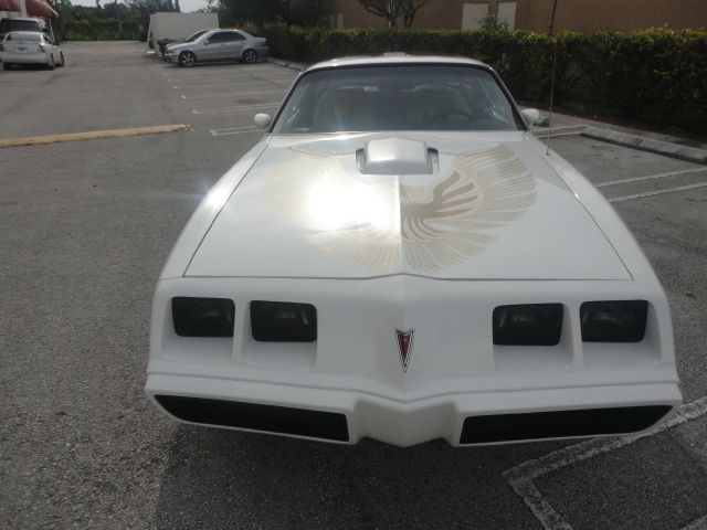 1981 Pontiac Firebird 4dr Sdn V6 CXL