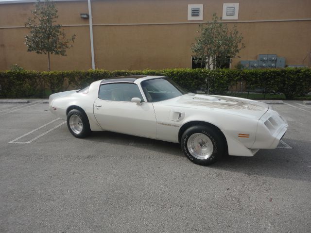 1981 Pontiac Firebird 4dr Sdn V6 CXL