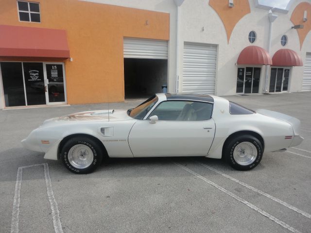 1981 Pontiac Firebird 4dr Sdn V6 CXL