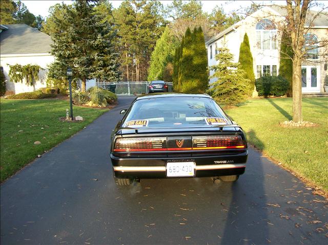 1985 Pontiac Firebird 4dr Sdn V6 CXL