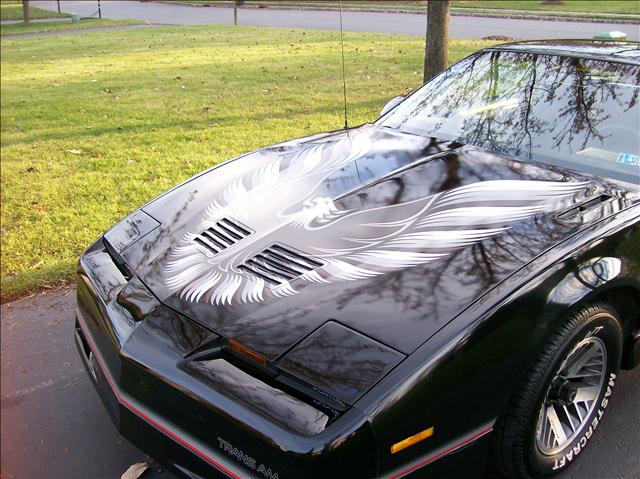 1985 Pontiac Firebird 4dr Sdn V6 CXL