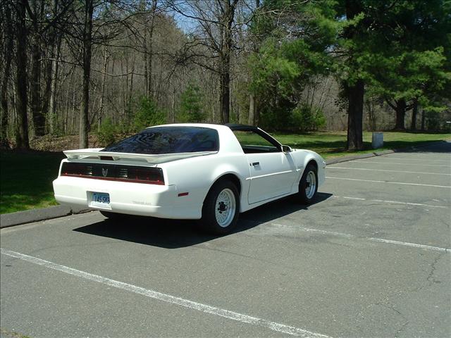 1988 Pontiac Firebird 4dr Sdn V6 CXL