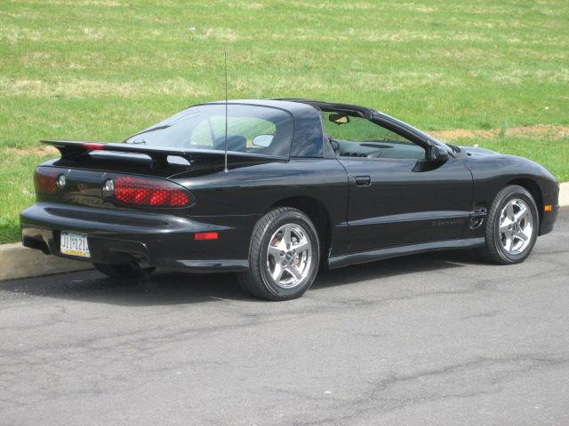 2000 Pontiac Firebird 4dr Sdn V6 CXL