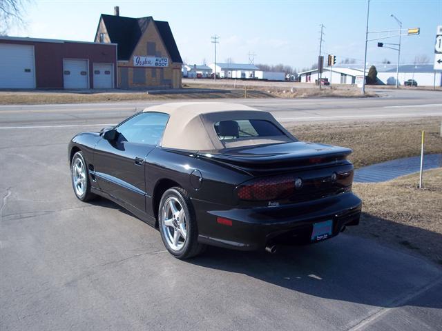 2000 Pontiac Firebird 4dr Sdn V6 CXL