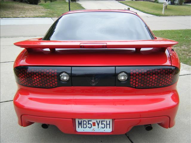 2000 Pontiac Firebird 4DR 2500 4WD BASE