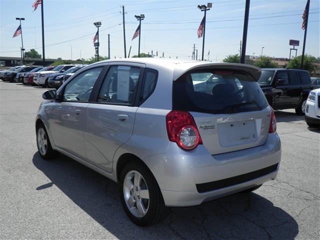 2009 Pontiac G3 Wave Slt-2