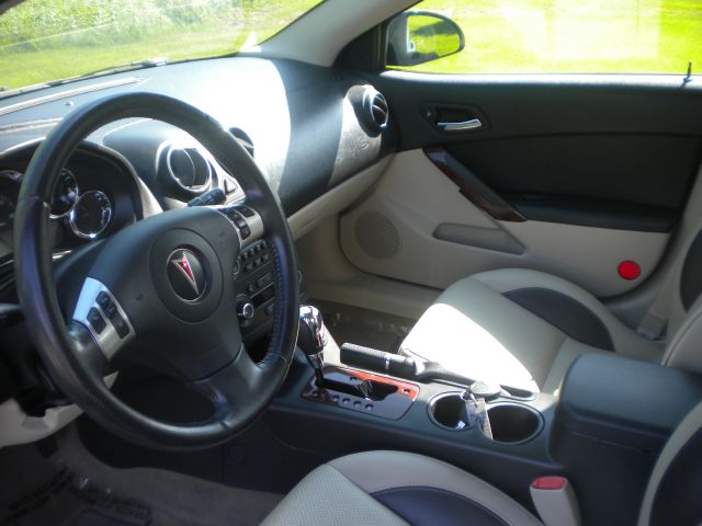 2007 Pontiac G6 4dr Quad Cab WB 4WD SLT