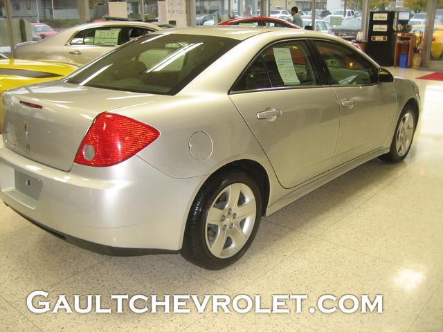 2010 Pontiac G6 Base