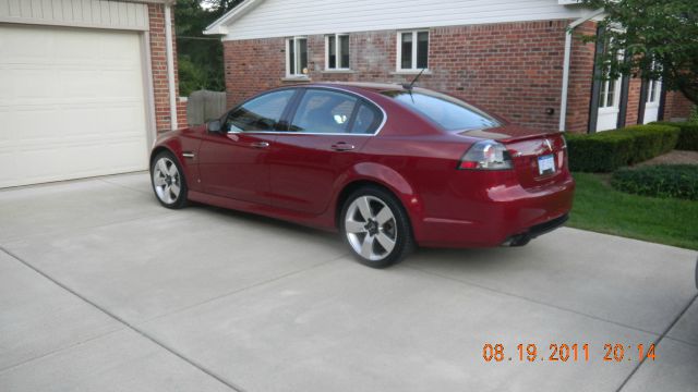 2009 Pontiac G8 SE 5-door