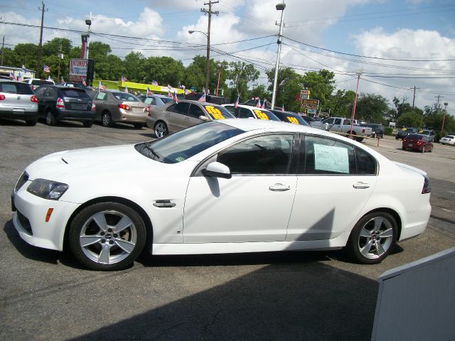 2009 Pontiac G8 LS Flex Fuel 4x4 This Is One Of Our Best Bargains