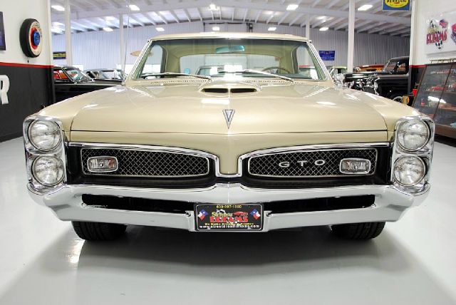 1967 Pontiac GTO 2WD Premium Special Edition