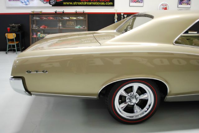 1967 Pontiac GTO 2WD Premium Special Edition