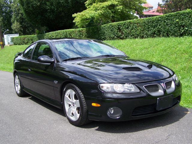 2005 Pontiac GTO GT Premium
