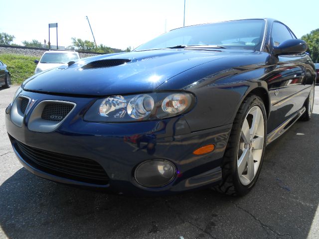 2005 Pontiac GTO GT Premium
