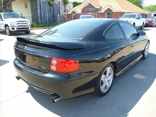 2005 Pontiac GTO Base