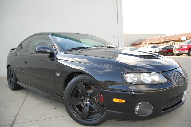 2005 Pontiac GTO GT Premium