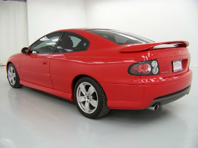 2005 Pontiac GTO GT Premium