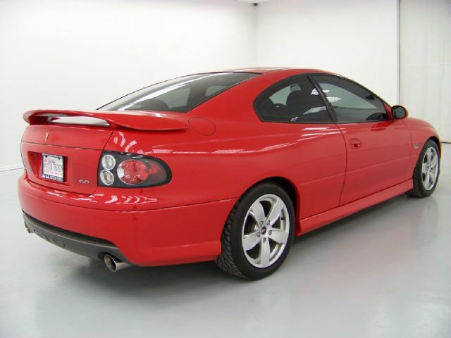 2005 Pontiac GTO GT Premium