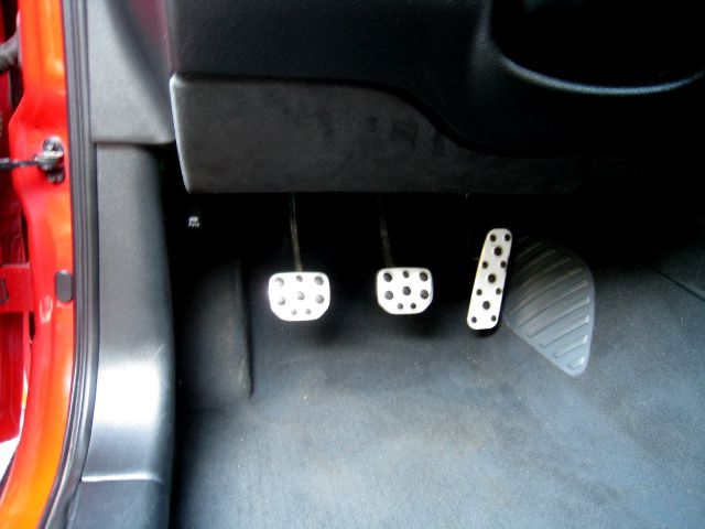 2005 Pontiac GTO 4WD 4dr SUV H3X 4x4