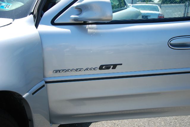 2001 Pontiac Grand Am XUV SLE 4WD