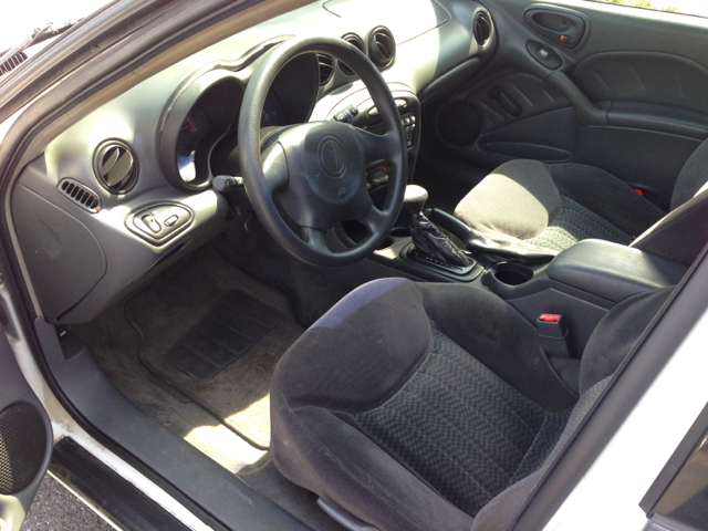 2002 Pontiac Grand Am Sport -5 Speed-stick-4x4