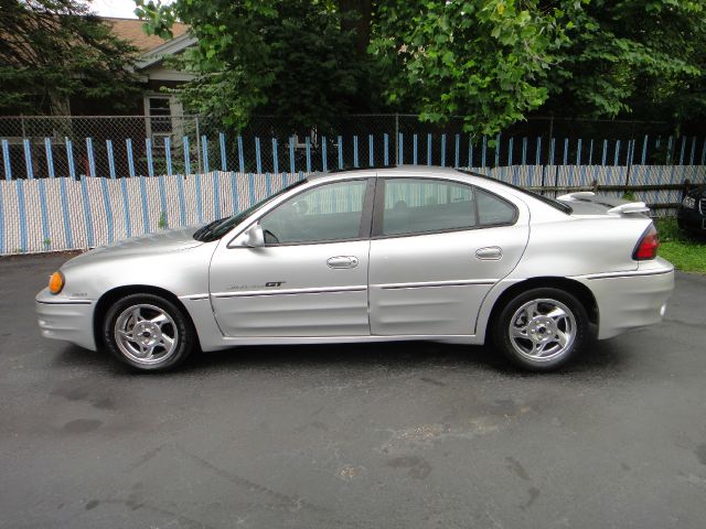 2002 Pontiac Grand Am XUV SLE 4WD
