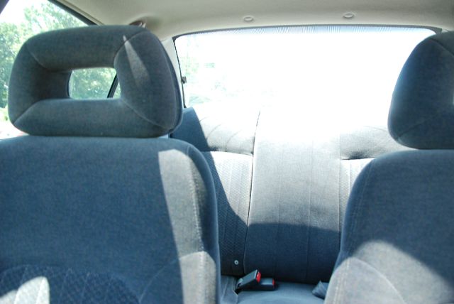 2002 Pontiac Grand Am XUV SLE 4WD