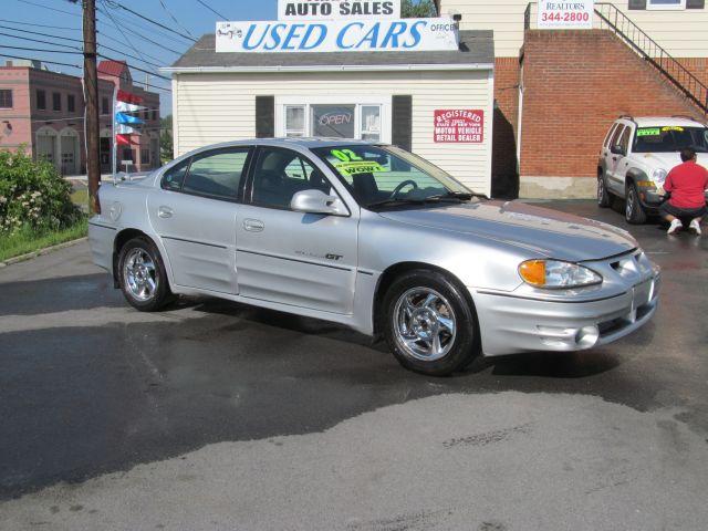 2002 Pontiac Grand Am XUV SLE 4WD