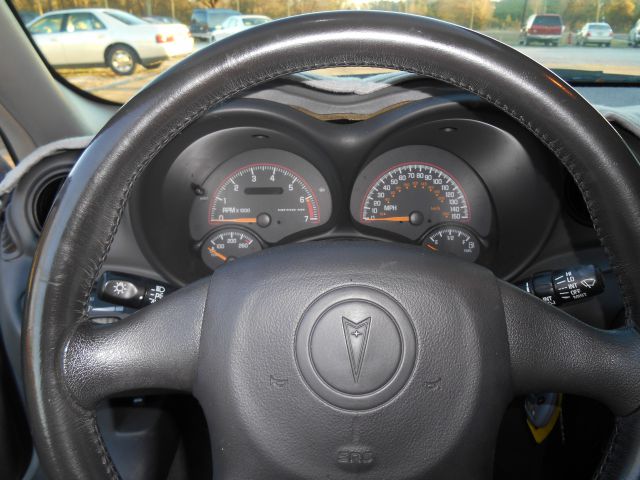 2003 Pontiac Grand Am XUV SLE 4WD