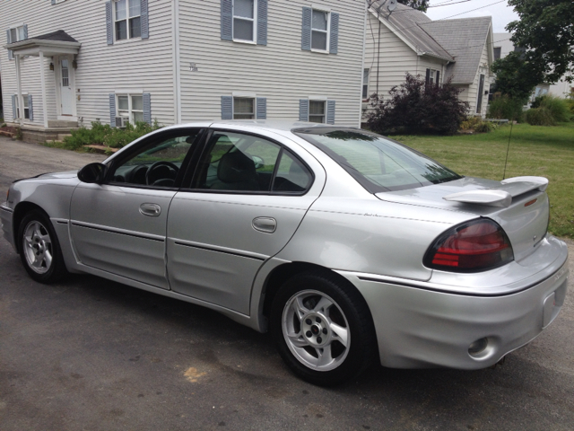 2003 Pontiac Grand Am XUV SLE 4WD