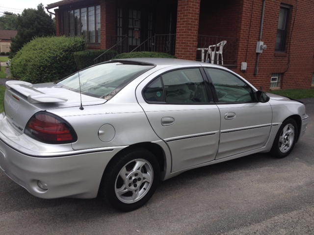 2003 Pontiac Grand Am XUV SLE 4WD