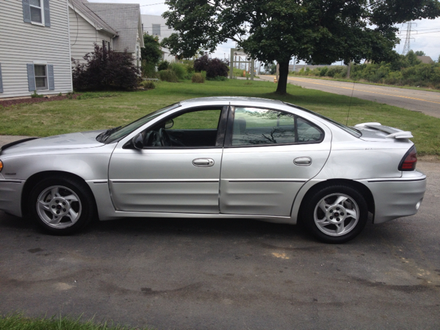 2003 Pontiac Grand Am XUV SLE 4WD