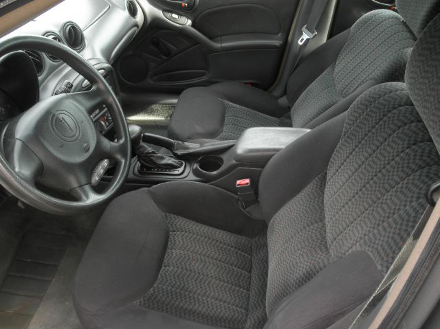 2003 Pontiac Grand Am Sport -5 Speed-stick-4x4