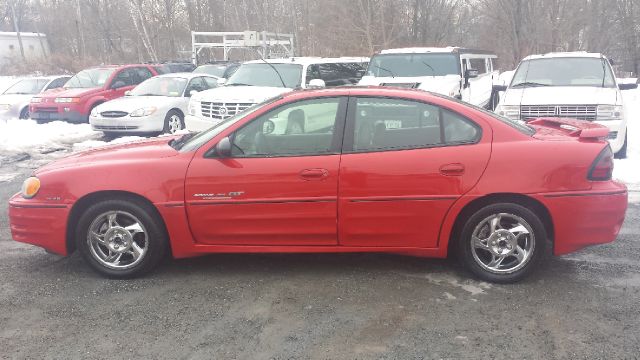 2003 Pontiac Grand Am XUV SLE 4WD