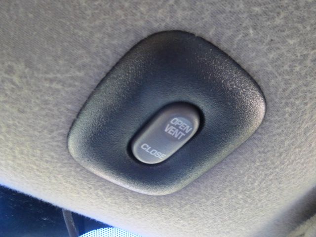 2003 Pontiac Grand Am XUV SLE 4WD