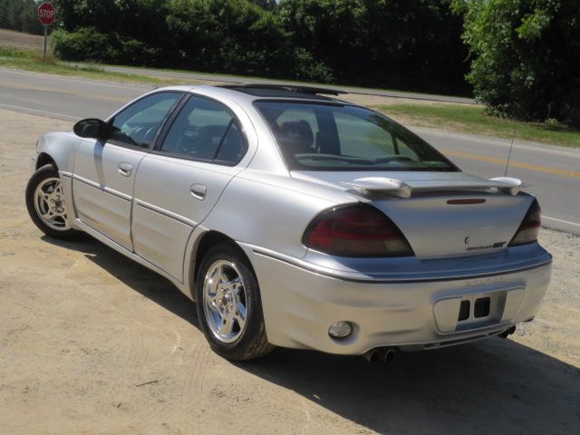 2003 Pontiac Grand Am XUV SLE 4WD